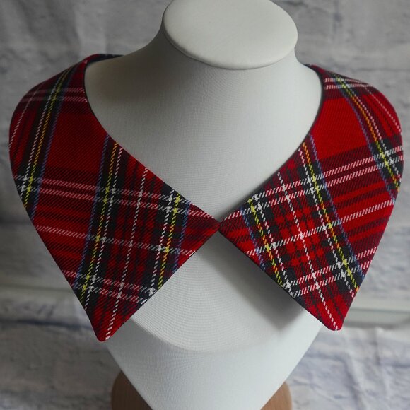 Detachable Red Tartan collar necklace with ribbon closure - Picture 2 of 7